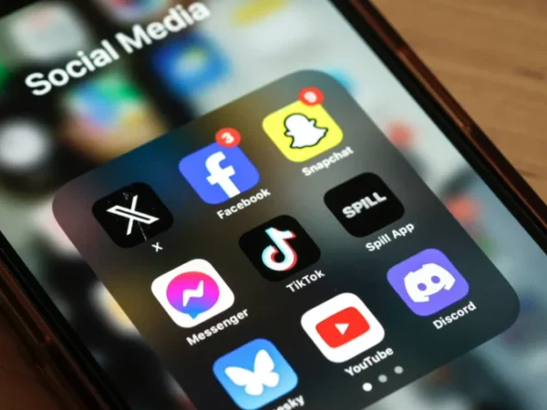 European Commission reviews child safety on Snapchat, YouTube, app stores